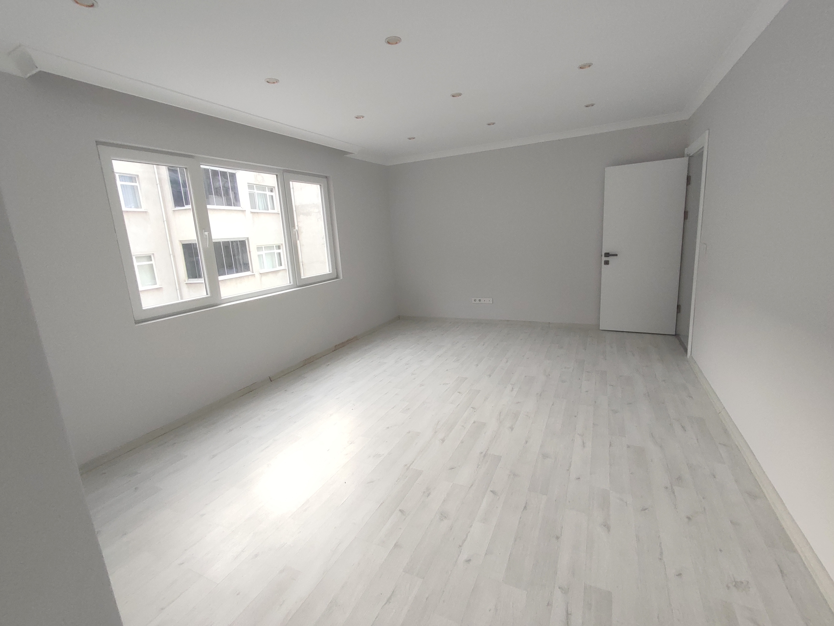 MABEL GAYRİMENKUL MAÇKA FATİH MAH. 2+1 GENİŞ KİRALIK DAİRE